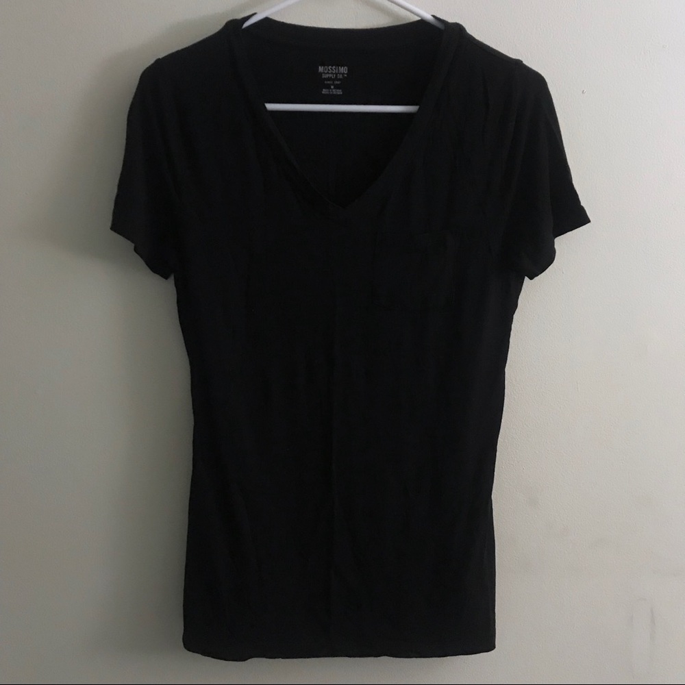 Solid V-neck shirt